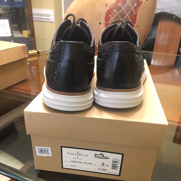 Hi. I’m selling a pair of Cole Haan shoes Size 9M worn twice. - Picture 2 of 4